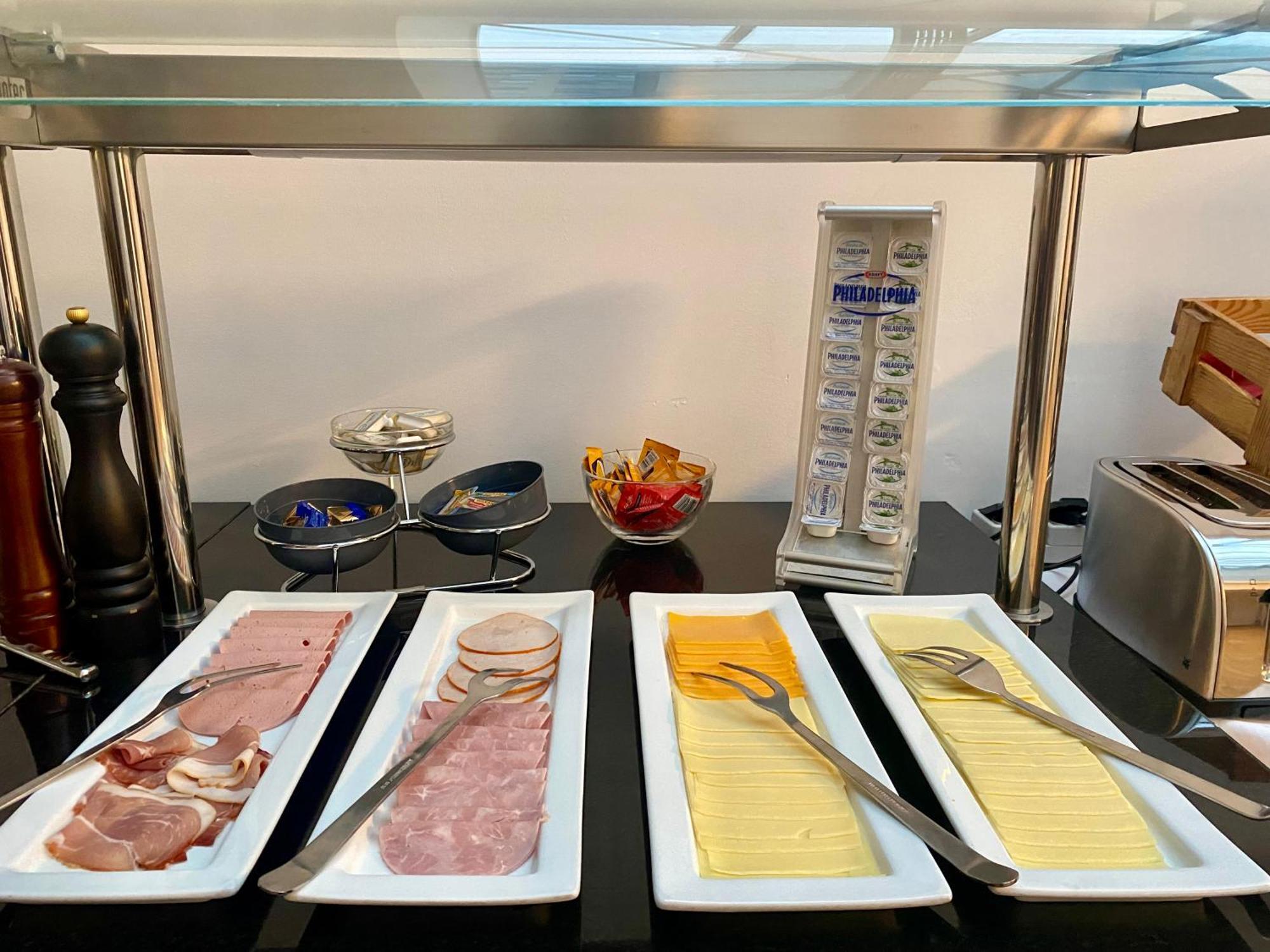 Trip Inn Hotel Duesseldorf ノイス エクステリア 写真